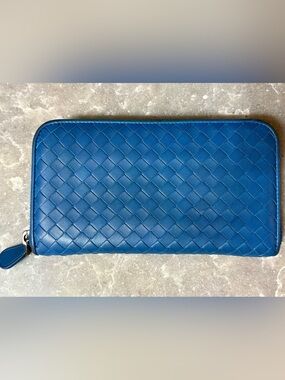 Bottega Veneta Authentic Leather Zip Long Weave Wallet EUC